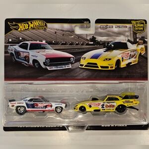 HOT WHEELS PREMIUM 72 PLYMOUTH CUDA FC & ROB'N PINKS 2 PACK